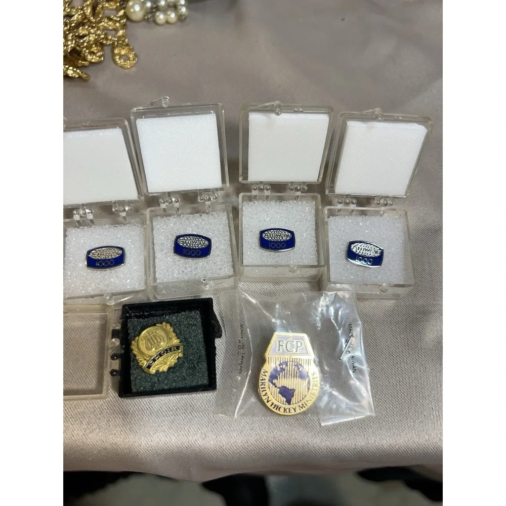 LOT OF 6 VTG AMWAY1000, Choir, Marilyn‎ Hickey Lapel Pin Service Award (2330)
